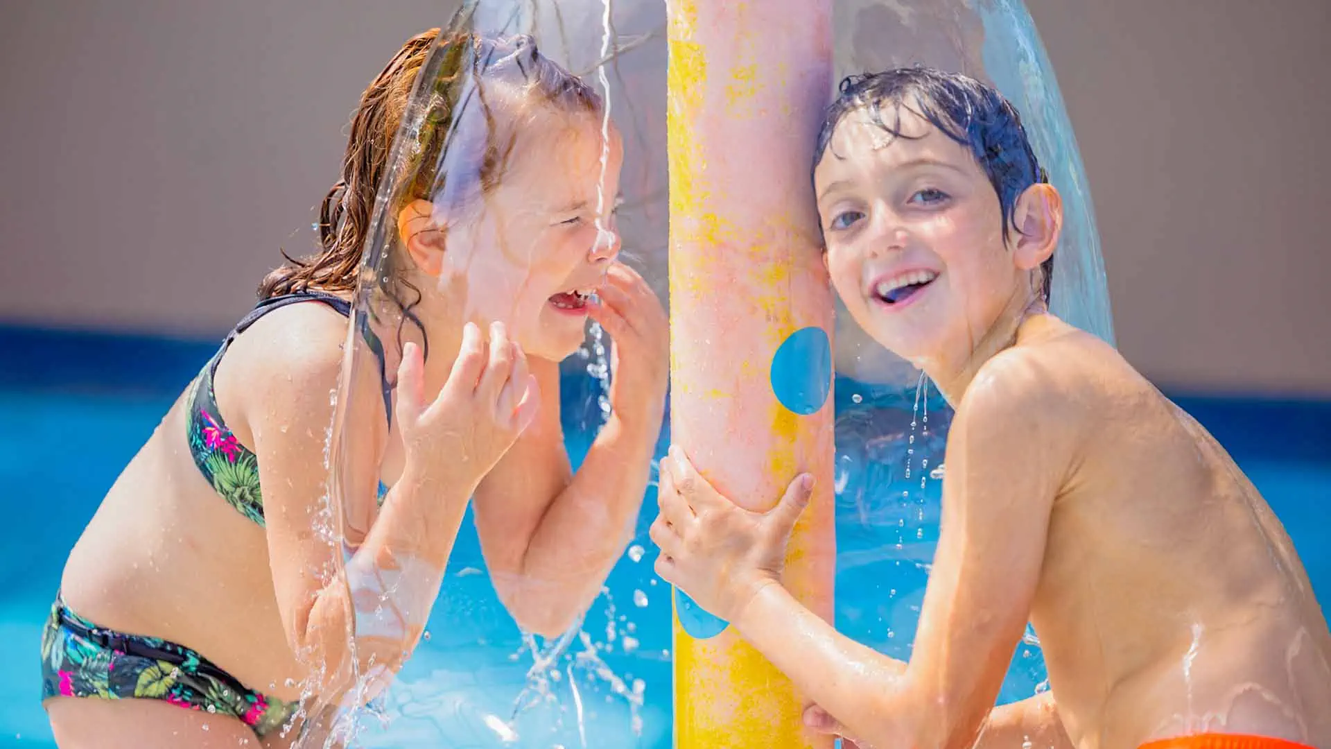 Jeux eau enfants piscine Camping Paradis La Bretonnière